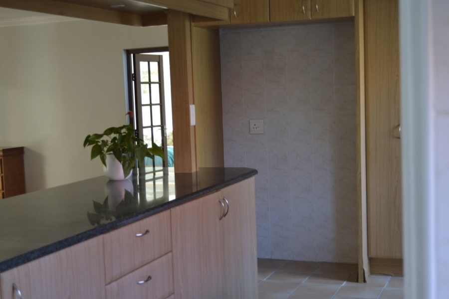 To Let 5 Bedroom Property for Rent in Heritage Park Western Cape